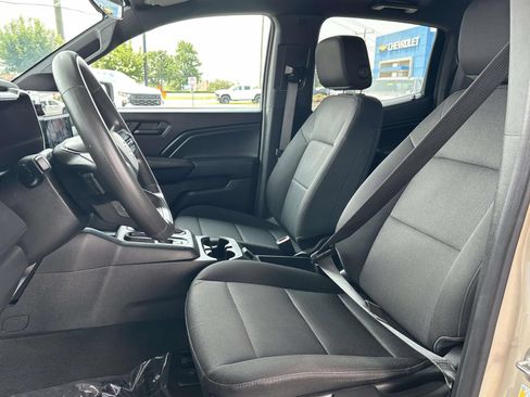 Used 2024 Chevrolet Colorado W/T RWD image 21