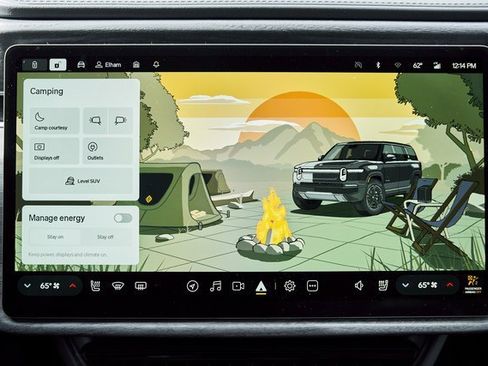 Used 2025 Rivian R1S Adventure image 78