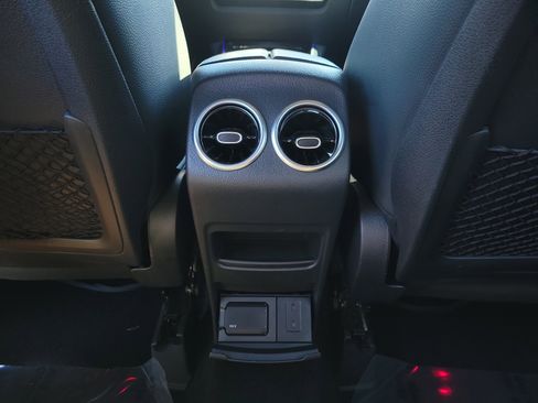 Certified 2021 Mercedes-Benz GLB 250 4MATIC image 15