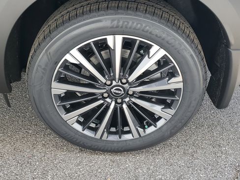 New 2026 Nissan Pathfinder Platinum image 25