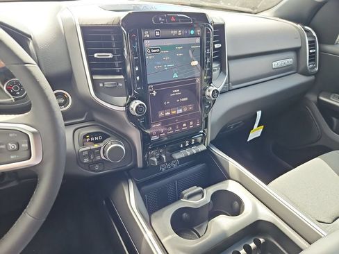 New 2026 RAM 1500 4x4 Crew Cab image 19
