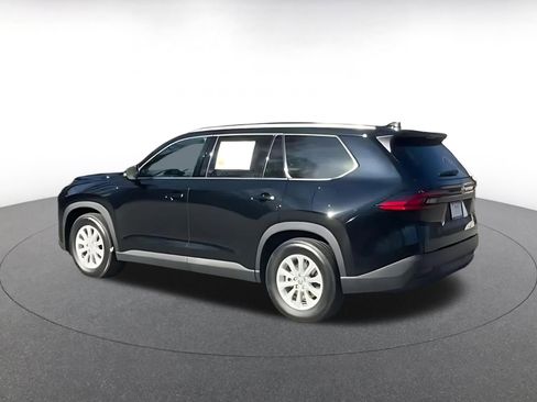 Used 2025 Toyota Grand Highlander XLE image 10