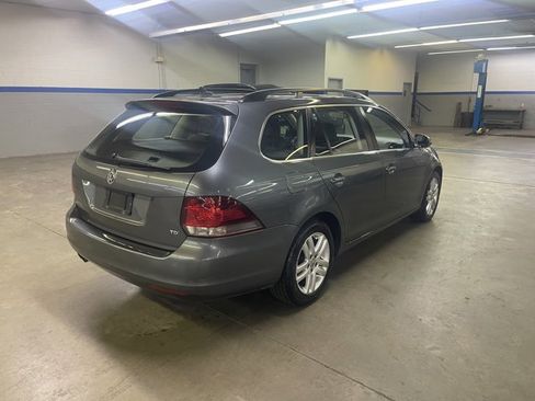 Used 2010 Volkswagen Jetta TDI FWD image 8