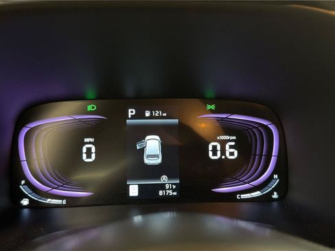 Used 2025 Kia Soul LX w/ LX Technology Package FWD image 15