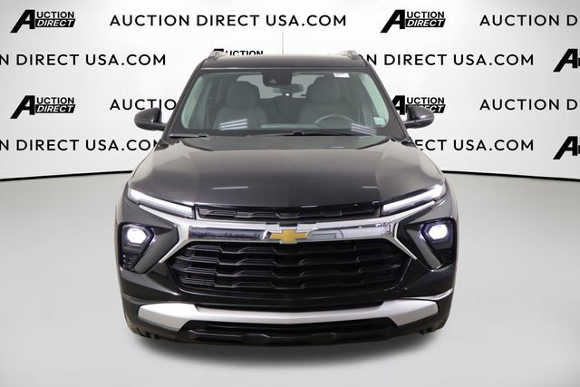 Used 2024 Chevrolet TrailBlazer LT FWD image 2