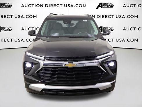 Used 2024 Chevrolet TrailBlazer LT FWD image 2
