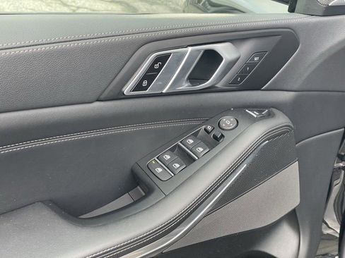 Used 2023 BMW X5 xDrive40i w/ M Sport Package image 12