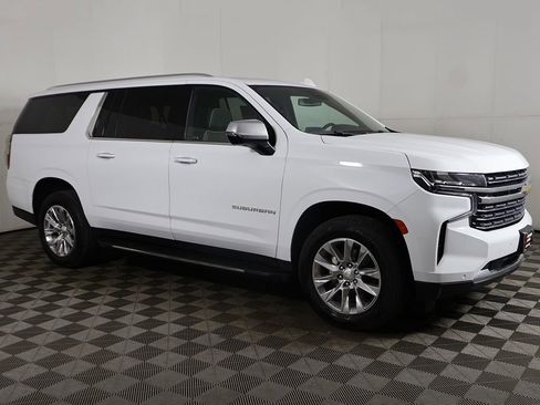 Used 2023 Chevrolet Suburban Premier AWD/4WD image 17