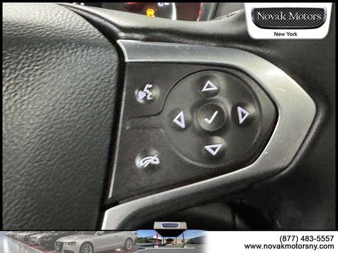 Used 2023 Chevrolet Traverse Premier image 11