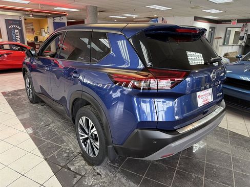 Used 2021 Nissan Rogue SV image 8