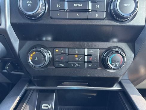 Used 2020 Ford F150 XLT w/ Equipment Group 302A Luxury AWD/4WD image 33