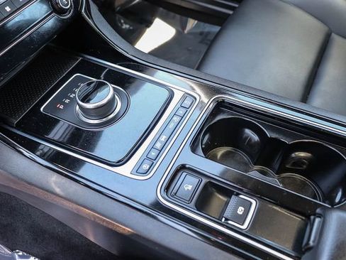 Used 2018 Jaguar XE RWD image 24