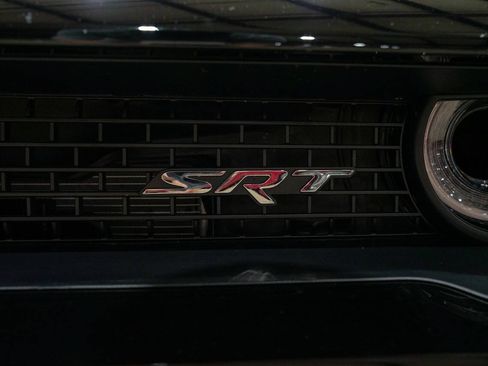 Used 2016 Dodge Challenger SRT Hellcat RWD image 21