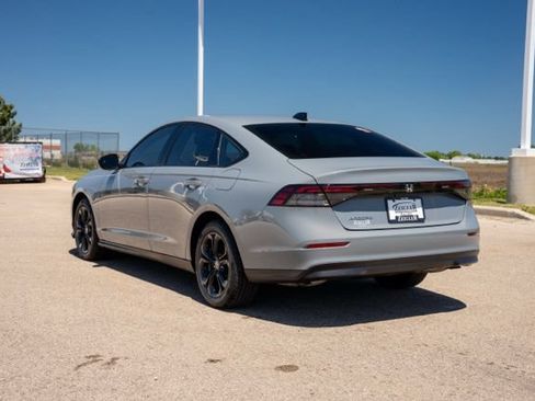 Used 2025 Honda Accord SE image 5