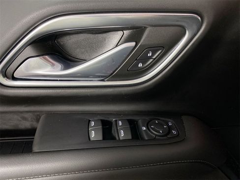 Used 2023 GMC Yukon SLE w/ Gmc Pro Safety Plus Package image 13