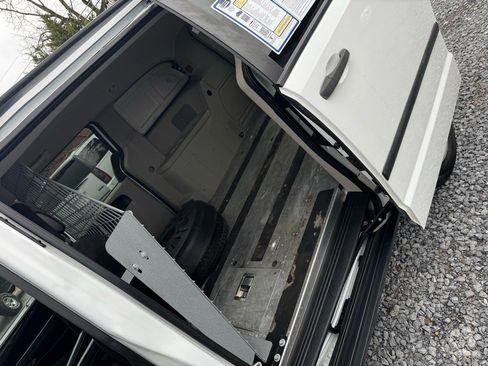 Used 2015 RAM C/V Tradesman image 9