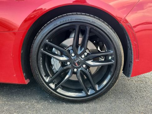 Used 2018 Chevrolet Corvette Stingray Coupe w/ Carbon Flash Badge Package RWD image 28