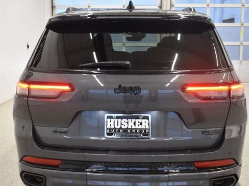 Used 2023 Jeep Grand Cherokee L Summit w/ High Altitude Package AWD/4WD image 11
