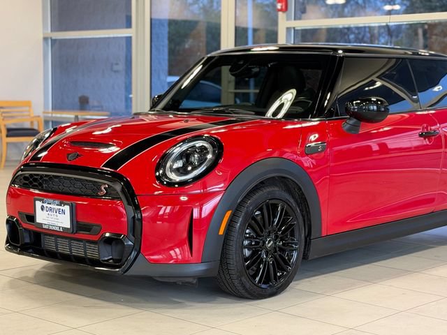 Used 2023 MINI Cooper S w/ Signature Upholstery Package FWD image 3