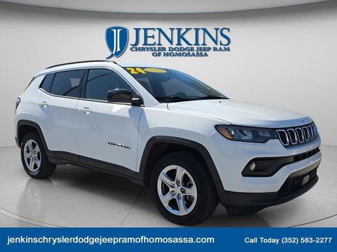 Certified 2024 Jeep Compass Latitude image 10