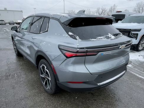 New 2026 Chevrolet Equinox EV LT image 8