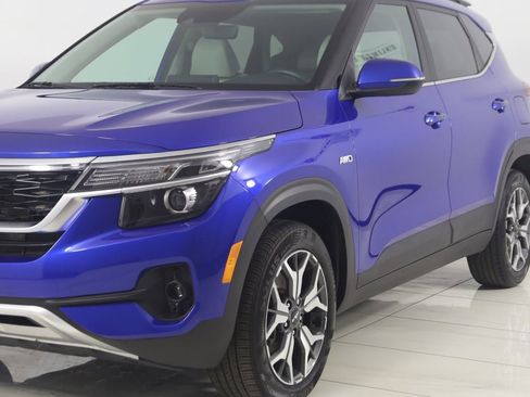 Used 2023 Kia Seltos EX image 53