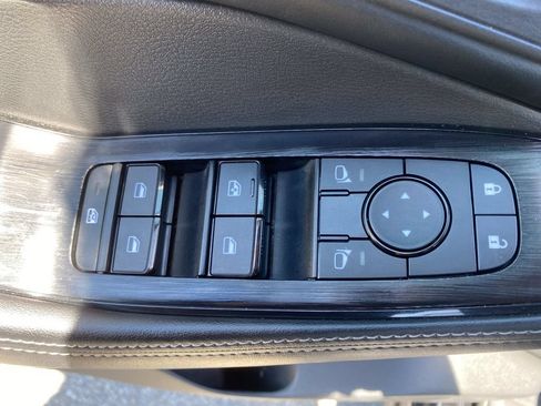 Used 2025 Nissan Rogue SV FWD image 24
