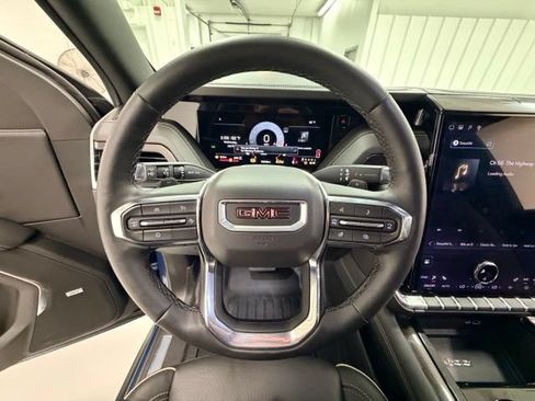 Certified 2026 GMC Yukon XL Elevation AWD/4WD image 11