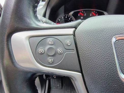 Used 2020 GMC Terrain SLE w/ Driver Convenience Package image 18