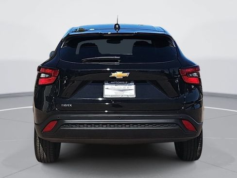 New 2026 Chevrolet Trax LS w/ LS Convenience Package FWD image 4