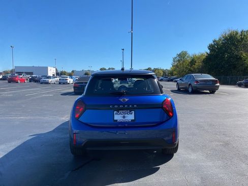 Used 2025 MINI Cooper 2-Door Hardtop image 4