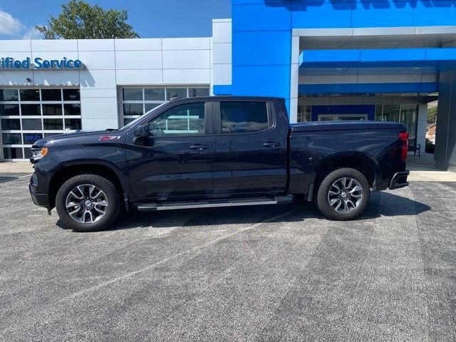 Used 2022 Chevrolet Silverado 1500 RST AWD/4WD image 2