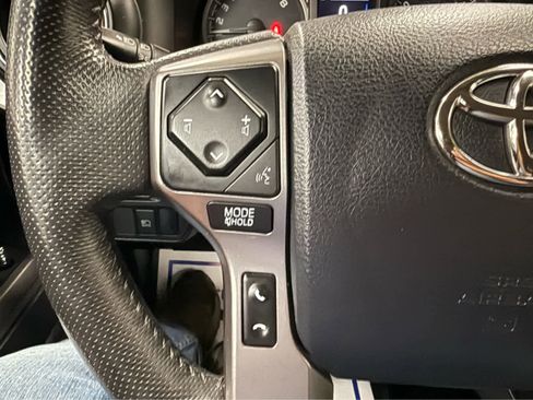 Used 2019 Toyota Tacoma SR5 image 12