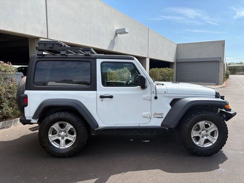 Used 2019 Jeep Wrangler Sport AWD/4WD image 5