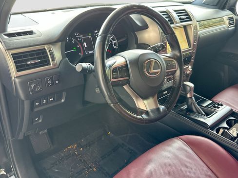 Used 2020 Lexus GX 460 Premium w/ Premium Package image 9