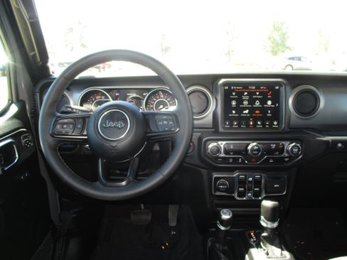 Used 2023 Jeep Wrangler Unlimited Sport w/ Sun And Sound Package AWD/4WD image 16