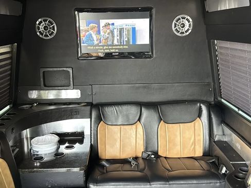 Used 2011 Mercedes-Benz Sprinter 2500 image 12