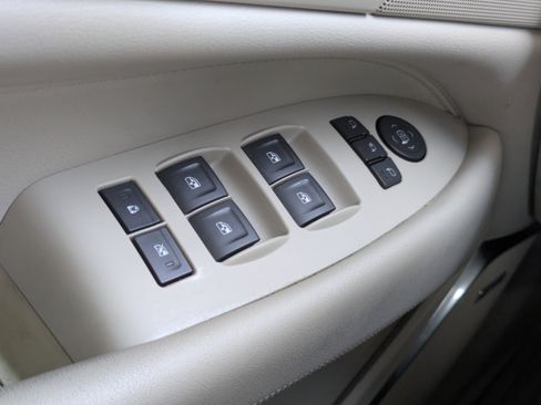 Used 2018 Cadillac Escalade Luxury image 16