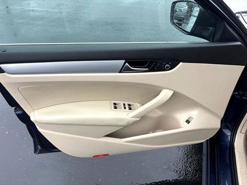 Used 2013 Volkswagen Passat 2.5 SE image 9