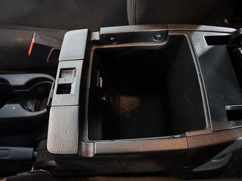 Used 2017 Jeep Wrangler Unlimited Sport image 34