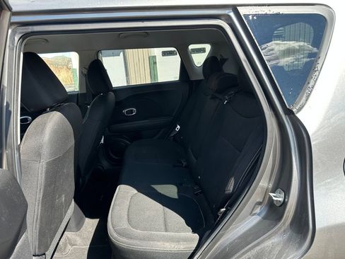 Used 2015 Kia Soul + image 16