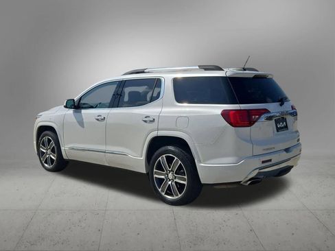 Used 2018 GMC Acadia Denali w/ Technology Package FWD image 4
