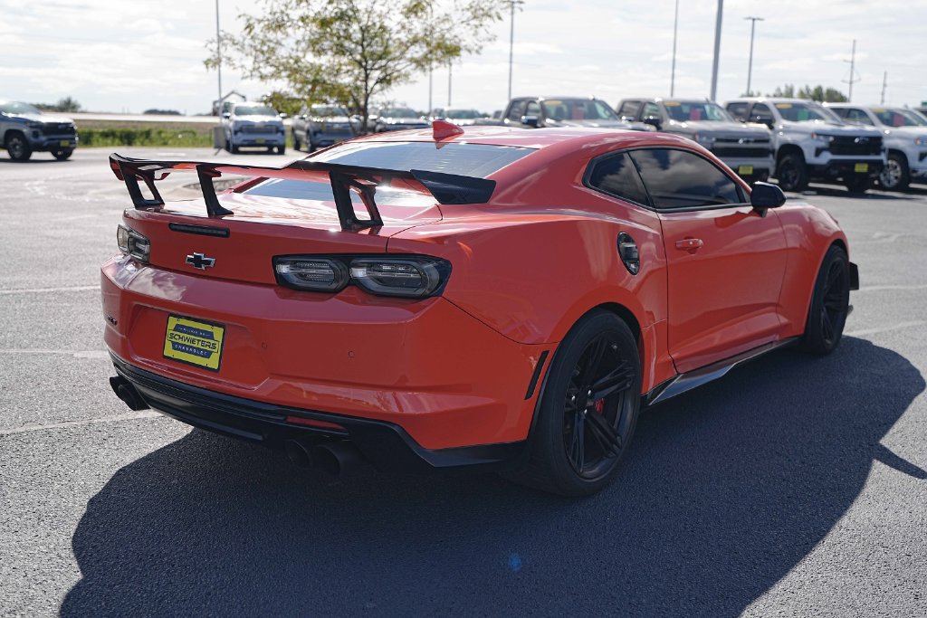 Used 2019 Chevrolet Camaro ZL1 RWD image 8