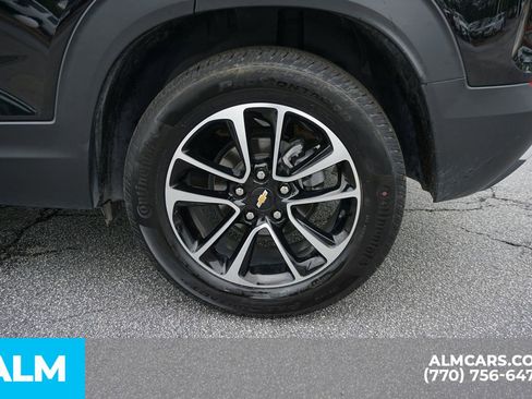 Used 2025 Chevrolet TrailBlazer LT FWD image 16