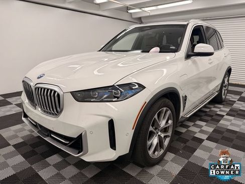Used 2025 BMW X5 xDrive50e AWD/4WD image 1
