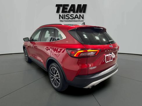 Used 2023 Ford Escape SE w/ PHEV Premium Package image 4