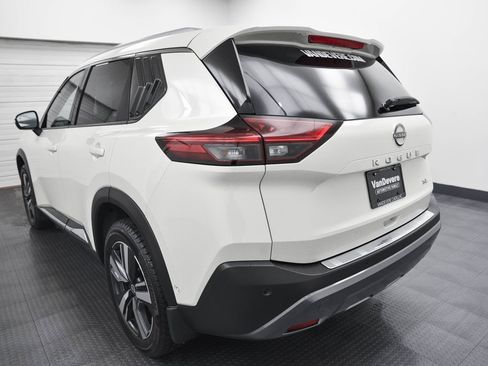 Used 2023 Nissan Rogue SL w/ SL Premium Package image 5