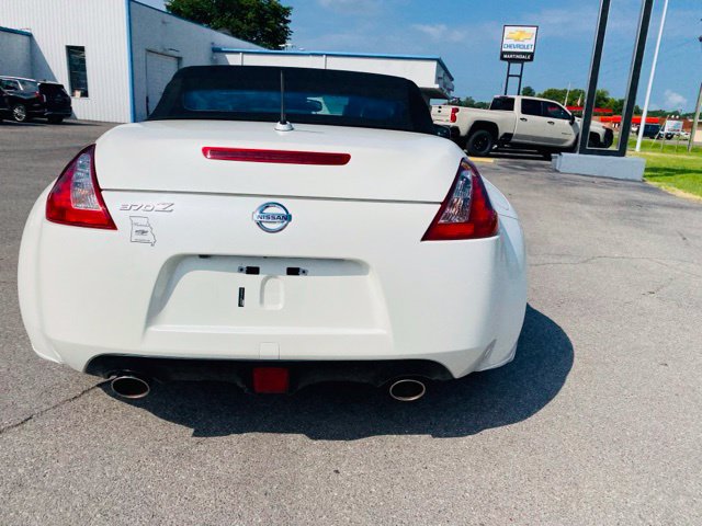 Used 2018 Nissan 370Z Touring Sport RWD image 6