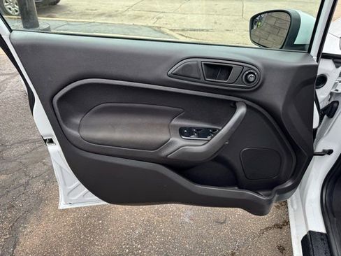 Used 2019 Ford Fiesta SE image 10