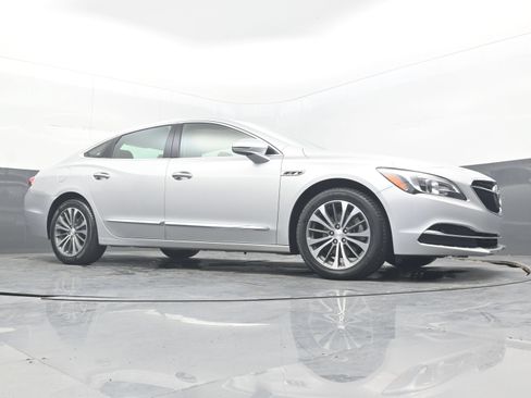 Used 2017 Buick LaCrosse Essence FWD image 23